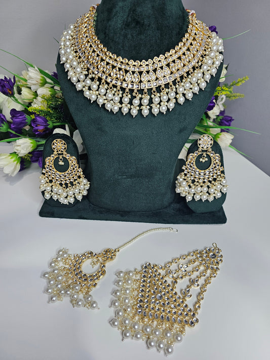 Chand Necklace Set with Tikka and Paasa