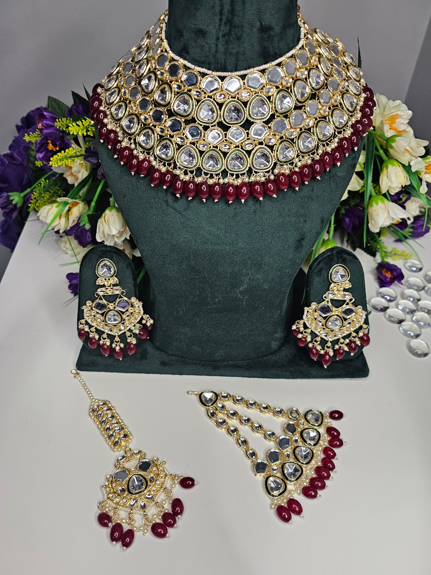 Zoya Necklace Set with Tikka and Paasa